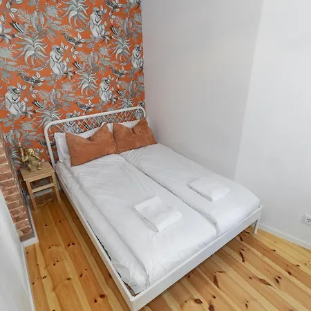 Urban Jungle - Designer In The Heart Of Friedrichshain * Berlin