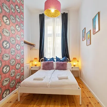 Urban Jungle - Designer In The Heart Of Friedrichshain * Berlino